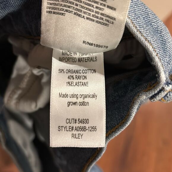 AGOLDE Riley High Rise Straight Crop Jeans in Whiplash - Picture 8 of 11